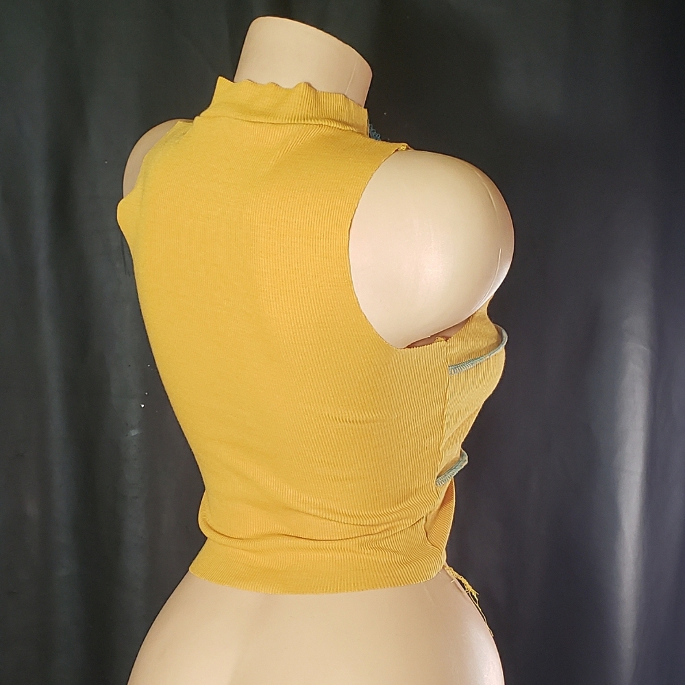 Sleeveless Rib Knit Top - Picture 3 of 3